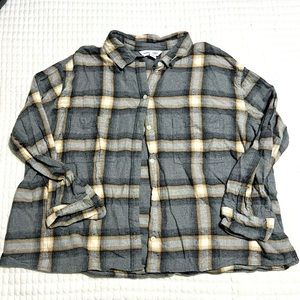 Old Navy cropped boyfriend style plaid button up